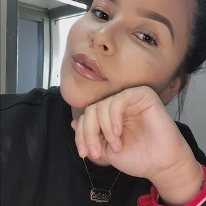 Meet your Posher, Celeste